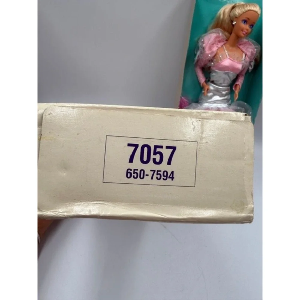 Vintage 1990 Mattel Evening Elegance Barbie Doll 7057 Pink Silver Gown Box